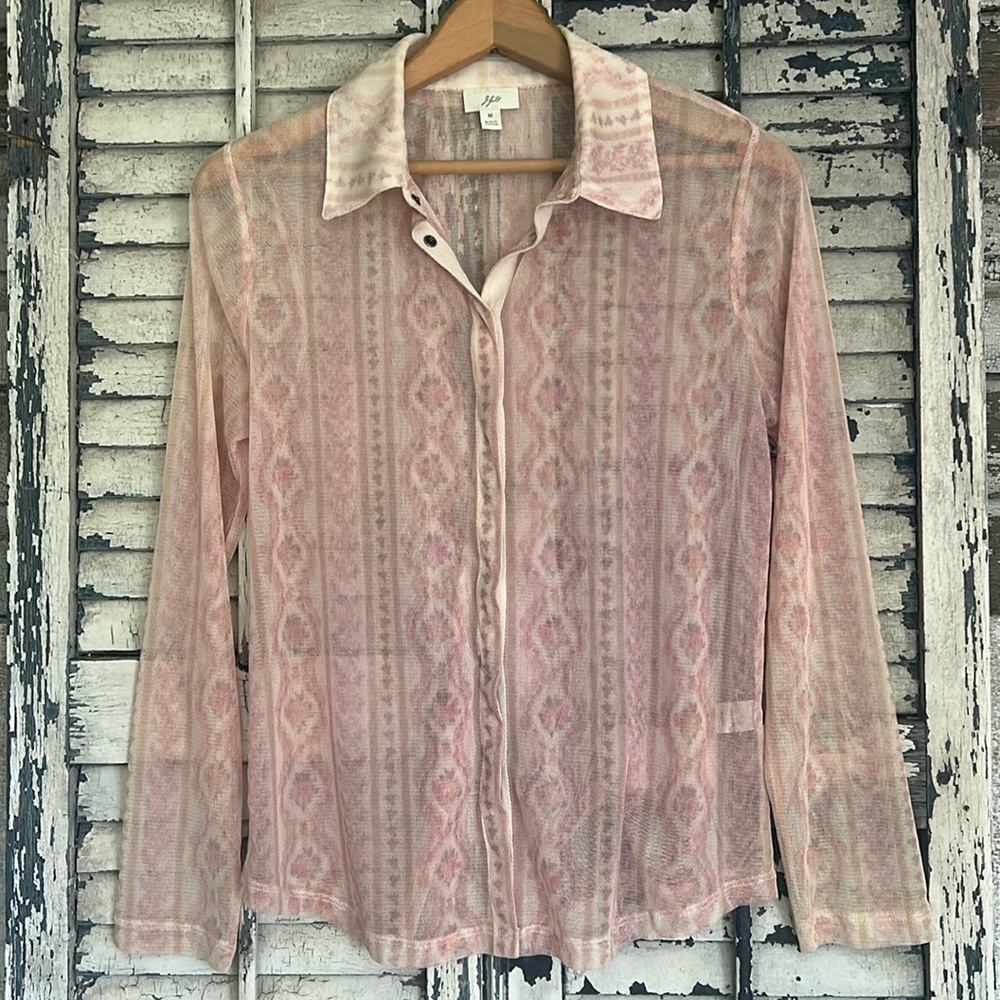 J Jill sheer snap front blouse in pink and tan